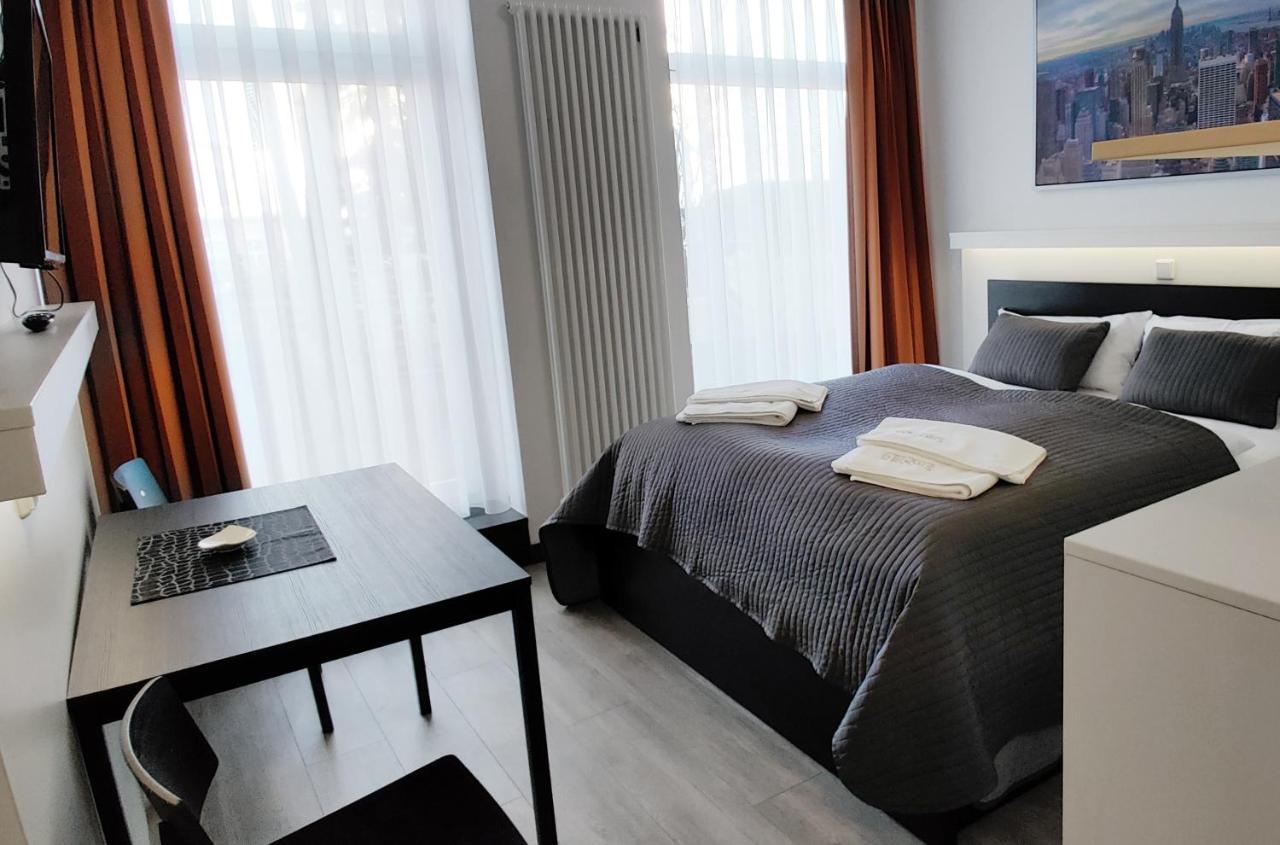 6 Rooms Apartments Берлин Екстериор снимка