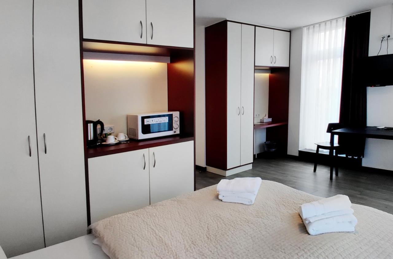 6 Rooms Apartments Берлин Екстериор снимка