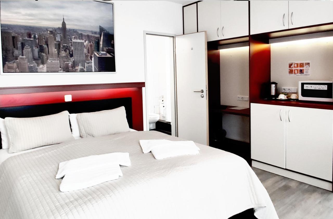 6 Rooms Apartments Берлин Екстериор снимка