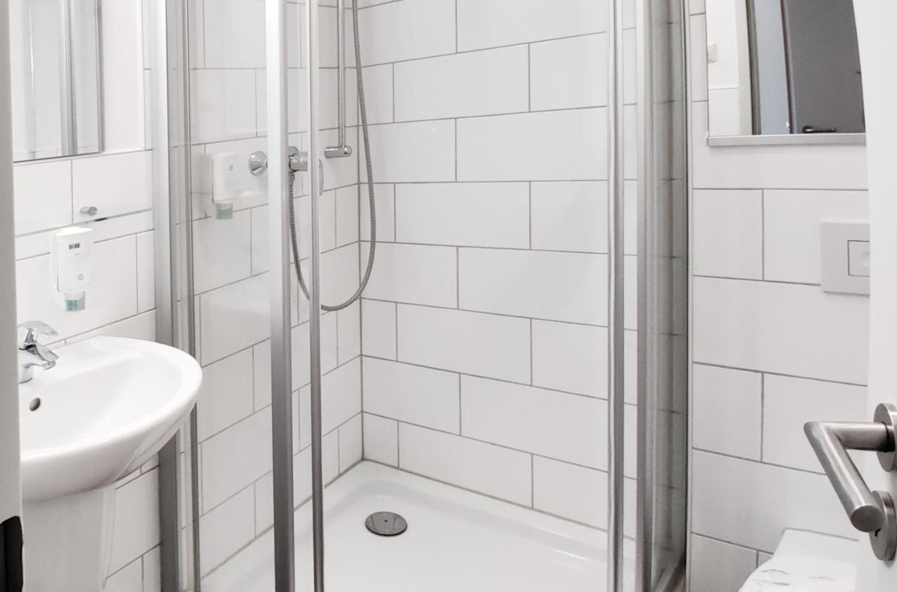6 Rooms Apartments Берлин Екстериор снимка